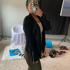 Cute Light Weight Suede Jacket w/Zipper detail